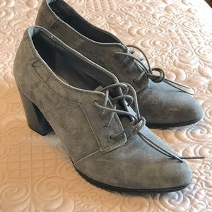Clarks Araya Heeled Lace-Up Booties